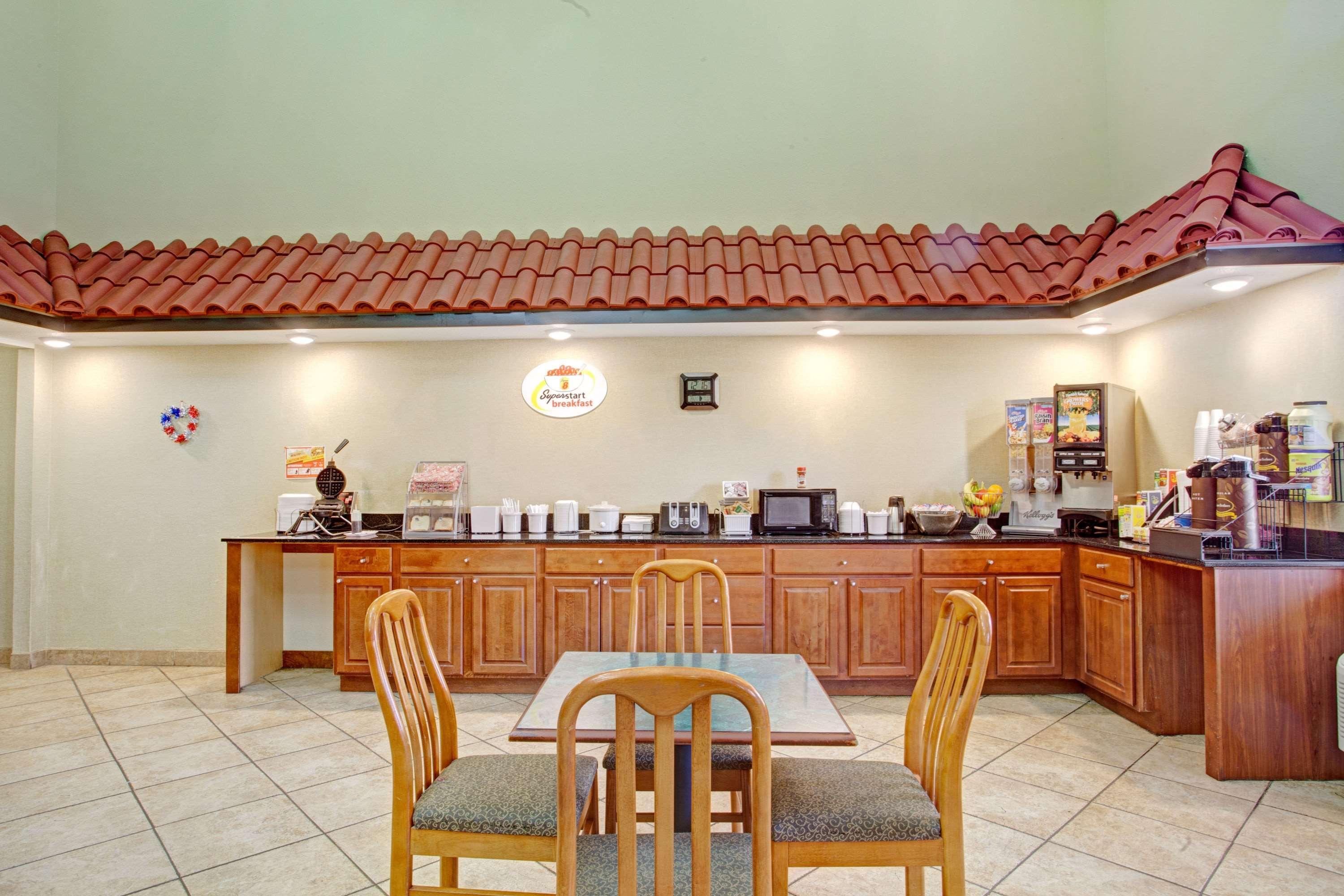 Super 8 By Wyndham Forrest City Ar Exterior foto